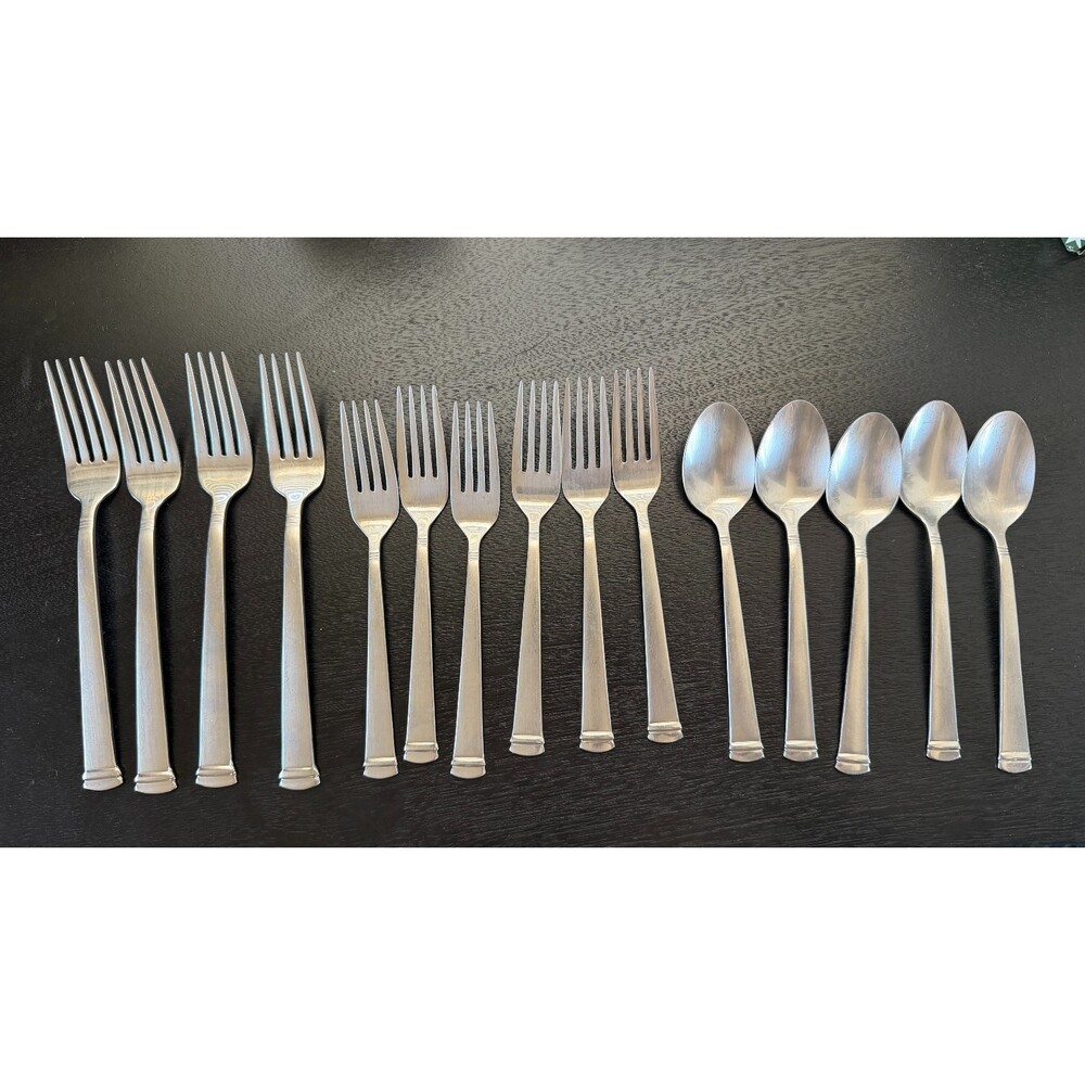 International‎ Silver Rochelle 18/10 Stainless Steel Flatware 15pc Set